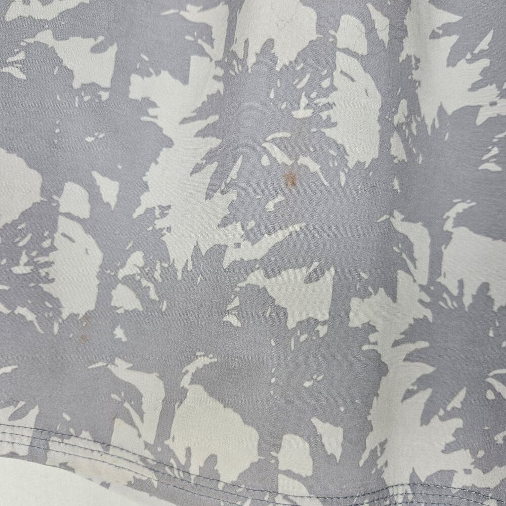 Vuori Men's Cape Shorts In A Grey Palm Print, Size XL - Picture 9 of 10